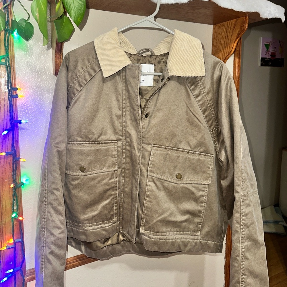 Abercrombie & Fitch Chore Olive Jacket with Cream Collar / Medium